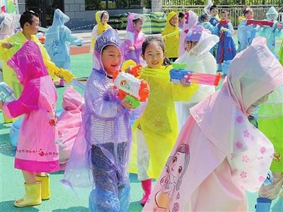 花式慶六一  青島少年兒童“預(yù)熱”慶祝自己的節(jié)日