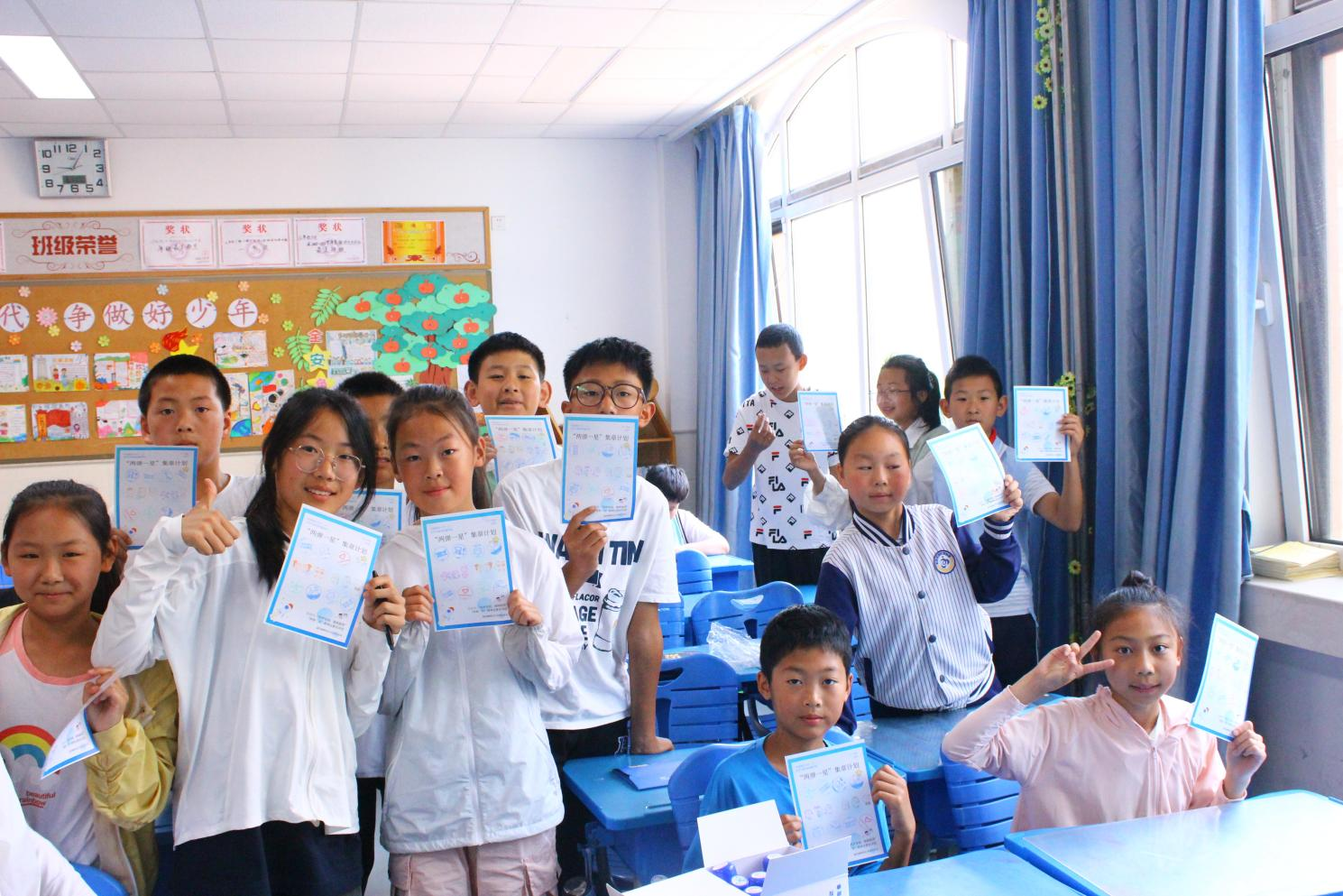 中國海洋大學(xué)“逐夢星海·強(qiáng)核報(bào)國”志愿宣講團(tuán)赴青島賓川路小學(xué)開展“六一”科普宣講活動