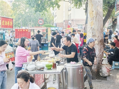 興山路早市網(wǎng)上“躥紅” 這波潑天流量該怎么接