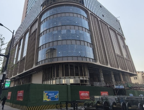 初具雏形！青岛中山路百盛外观大变样